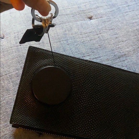 Runway clutch - Picture 7 of 10